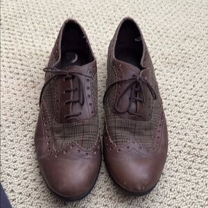 Women’s Franco Sarto Brown Leather Oxfords with Wingtip Brogue